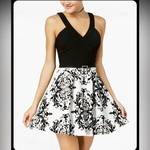 NWT Crystal Doll Women'S Juniors' Black White V-Neck Fit & Flare Dress Size 1